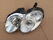 Laden Sie das Bild in den Galerie-Viewer, Frontscheinwerfer Mercedes-Benz Clk A0038205826 Xenon Links Headlight