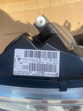 Load image into Gallery viewer, Frontscheinwerfer Renault Captur 260105066R Rechts Scheinwerfer Headlight SCH5058913522iz