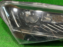 Laden Sie das Bild in den Galerie-Viewer, Frontscheinwerfer Skoda Superb III 3V1941016B Xenon Rechts Headlight