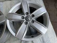 Load image into Gallery viewer, 1x Alufelge 15 Zoll 6.0&quot; 5x112 43ET Glanz Silber 5G0071495 Vw Rim Wheel