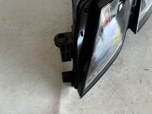 Laden Sie das Bild in den Galerie-Viewer, Frontscheinwerfer Skoda Octavia III 5E1941015D Full LED Links Headlight SCH5358041764vd