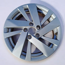 Load image into Gallery viewer, 1x Alufelge 15 Zoll 5.5&quot; 5x100 40ET 2G0601025BB VW Polo Rim Wheel