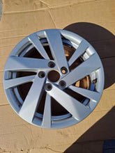 Load image into Gallery viewer, 1x Alufelge 15 Zoll 5.5&quot; 5x100 40ET 2G0601025BB VW Polo Rim Wheel