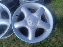 Laden Sie das Bild in den Galerie-Viewer, 4x Alufelge 15 Zoll 7.0" 5x112 38ET Glanz Silber Audi 5 I Octavia 4 Passat Golf FEL3777833211ep