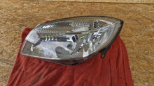Laden Sie das Bild in den Galerie-Viewer, Frontscheinwerfer Skoda Roomster Fabia I Links Scheinwerfer Headlight SCH1405913165ol