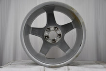 Laden Sie das Bild in den Galerie-Viewer, 1x Alufelge 18 Zoll 8.0" 5x112 36ET Glanz Silber A1724012702 Mercedes-Benz FEL6571036663qe