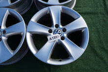 Laden Sie das Bild in den Galerie-Viewer, 4x Alufelge 17 Zoll 6.5" 5x112 39ET Glanz Silber 3C8601025 VW Passat Rim Wheel FEL1015655997xe