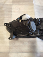Laden Sie das Bild in den Galerie-Viewer, Frontscheinwerfer Dacia Sandero III 260107920 Rechts Scheinwerfer Headlight SCH3441782561sl