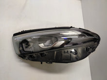Laden Sie das Bild in den Galerie-Viewer, Frontscheinwerfer Mercedes-Benz W177 A1779065704 A1779065804 Ein Satz Headlight SCH4121853260vi