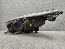 Laden Sie das Bild in den Galerie-Viewer, Frontscheinwerfer Ford Kuga I GV4113D154-AC 90102136 Xenon Rechts Headlight SCH2439705350ed