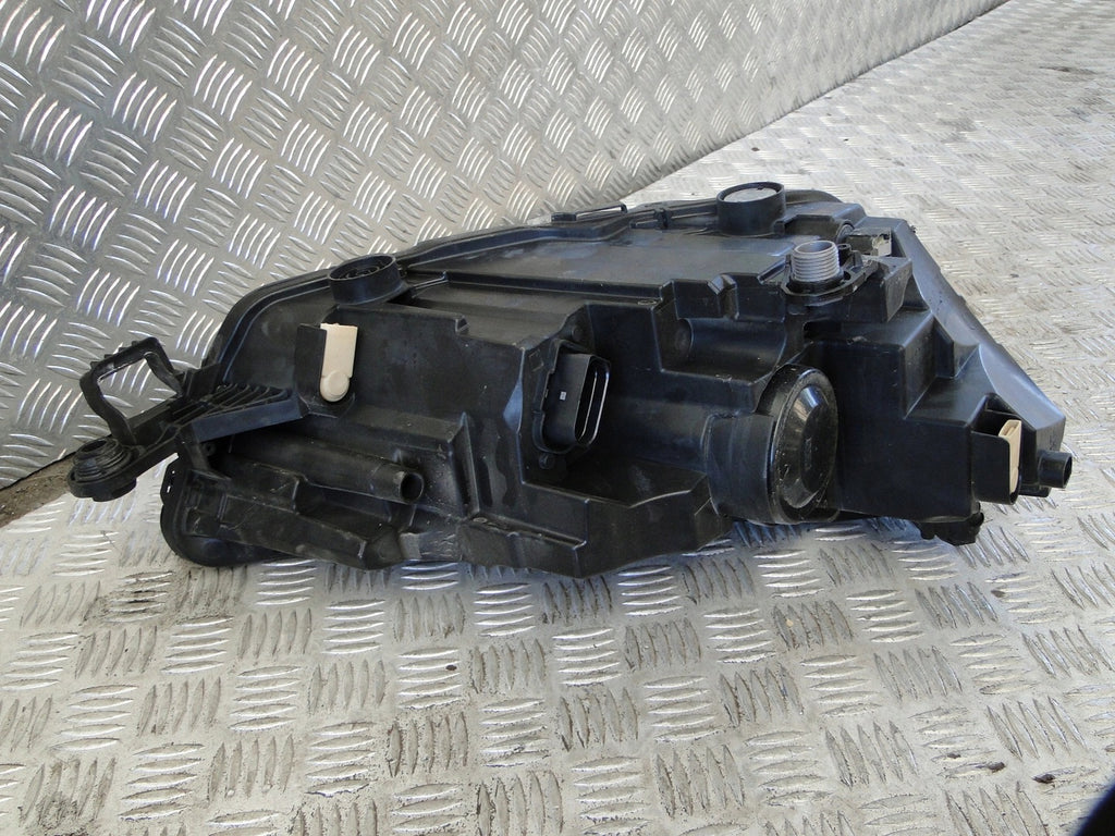 Frontscheinwerfer Skoda Fabia I 6VB941015 LED Ein Stück (Rechts oder Links)