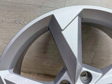 Laden Sie das Bild in den Galerie-Viewer, 1x Alufelge 19 Zoll 83A601025N Audi Q3 Rim Wheel FEL7877538073di