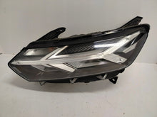 Laden Sie das Bild in den Galerie-Viewer, Frontscheinwerfer Dacia Sandero III Logan 260606033R LED Links Headlight
