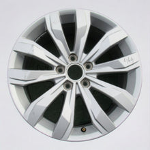 Load image into Gallery viewer, 1x Alufelge 17 Zoll 7.0&quot; 5x112 45ET Glanz Silber 2GA601025A VW T-Roc Rim Wheel