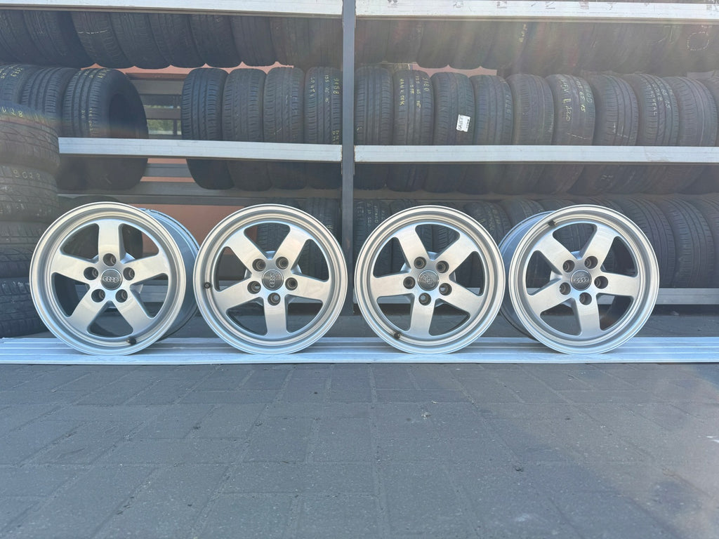 4x Alufelge 16 Zoll 7.0" 5x112 35ET Glanz Silber 8W0601025 Audi Rim Wheel