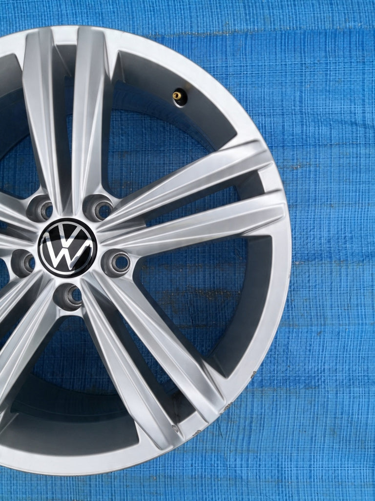 1x Alufelge 18 Zoll 7.0" 5x112 43ET Glanz Graphit 5NA601025N Mg Tiguan Rim Wheel