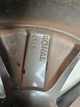 Laden Sie das Bild in den Galerie-Viewer, 1x Alufelge 18 Zoll 7.5&quot; 5x112 53 5ET A2434010100 Mercedes-Benz Eqa Eqb