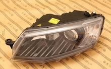 Load image into Gallery viewer, Frontscheinwerfer Skoda Octavia III 5E1941015B Xenon Links Headlight SCH1374972660cx