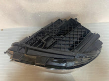 Laden Sie das Bild in den Galerie-Viewer, Frontscheinwerfer Mercedes-Benz W247 A2479061405 LED Rechts Headlight SCH9164357601lo