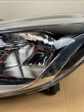 Laden Sie das Bild in den Galerie-Viewer, Frontscheinwerfer Ford Fiesta I H1BB-13W030-AD Ein Stück (Rechts oder Links) SCH2270005391ie