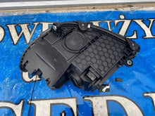 Laden Sie das Bild in den Galerie-Viewer, Frontscheinwerfer Mercedes-Benz A2069067203 Rechts Scheinwerfer Headlight SCH9277520745nb
