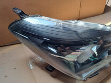 Load image into Gallery viewer, Frontscheinwerfer Toyota Yaris LED Rechts Scheinwerfer Headlight