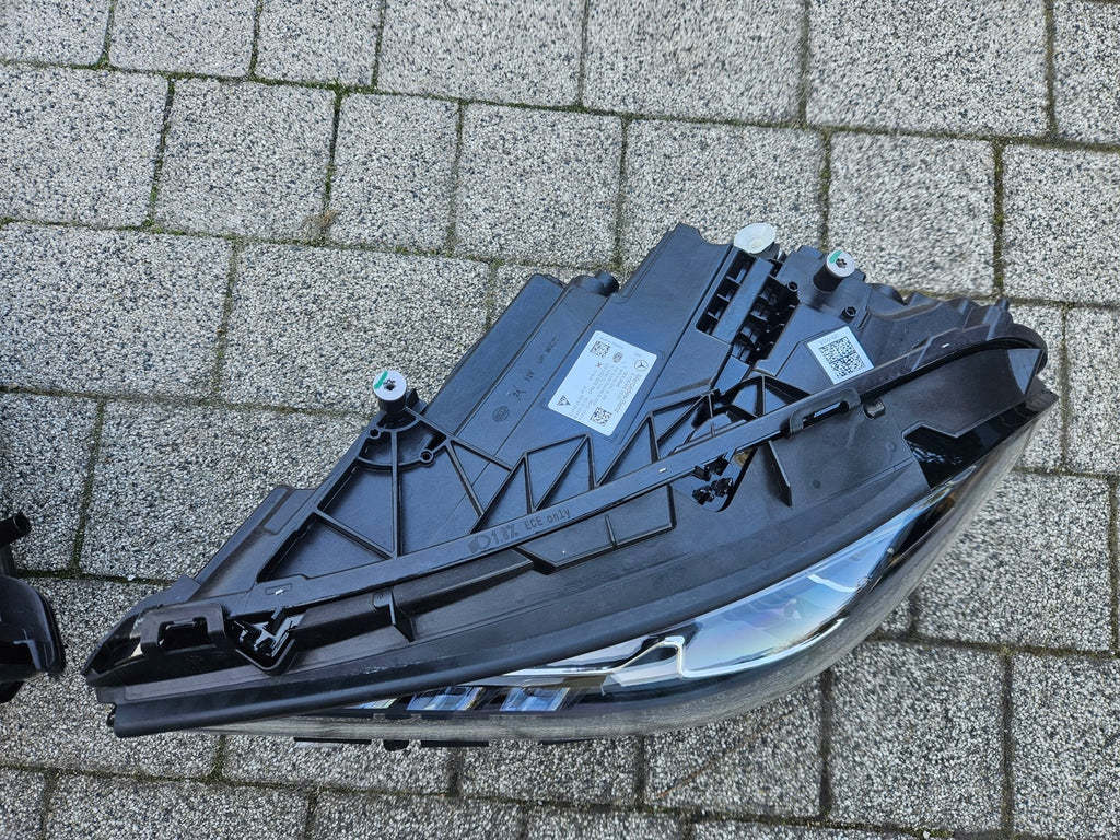 Frontscheinwerfer Mercedes-Benz Cla A1189061301 A1189061401 Ein Satz Headlight SCH8629737023ky