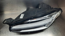 Laden Sie das Bild in den Galerie-Viewer, Frontscheinwerfer Volvo Xc90 II 13122024 Links Scheinwerfer Headlight