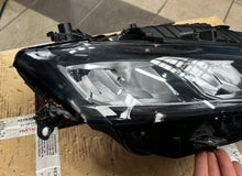 Laden Sie das Bild in den Galerie-Viewer, Frontscheinwerfer Peugeot 308 III 98516735 LED Rechts Scheinwerfer Headlight SCH9863858381pv