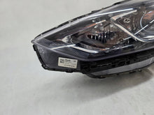 Laden Sie das Bild in den Galerie-Viewer, Frontscheinwerfer Hyundai I30 III G4921-64010 Ein Stück (Rechts oder Links)