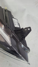 Laden Sie das Bild in den Galerie-Viewer, Frontscheinwerfer Renault Clio 260105593R Rechts Scheinwerfer Headlight SCH6326232826ij