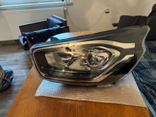 Laden Sie das Bild in den Galerie-Viewer, Frontscheinwerfer Ford Transit Custom JK21-13W030-DJ Links Headlight