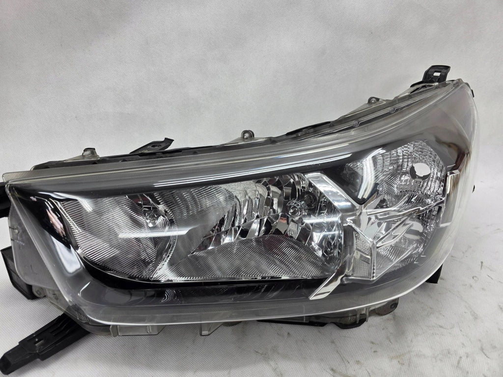 Frontscheinwerfer Toyota Hilux VIII SPP18194 Links Scheinwerfer Headlight SCH3403516120vr