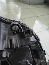 Laden Sie das Bild in den Galerie-Viewer, Frontscheinwerfer Mercedes-Benz W205 2059062504 2059062604 LED Rechts oder Links SCH1212005288kp