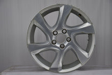 Laden Sie das Bild in den Galerie-Viewer, 1x Alufelge 17 Zoll 7.0&quot; 5x108 50ET Glanz Silber 31381859 31381674 Volvo V40