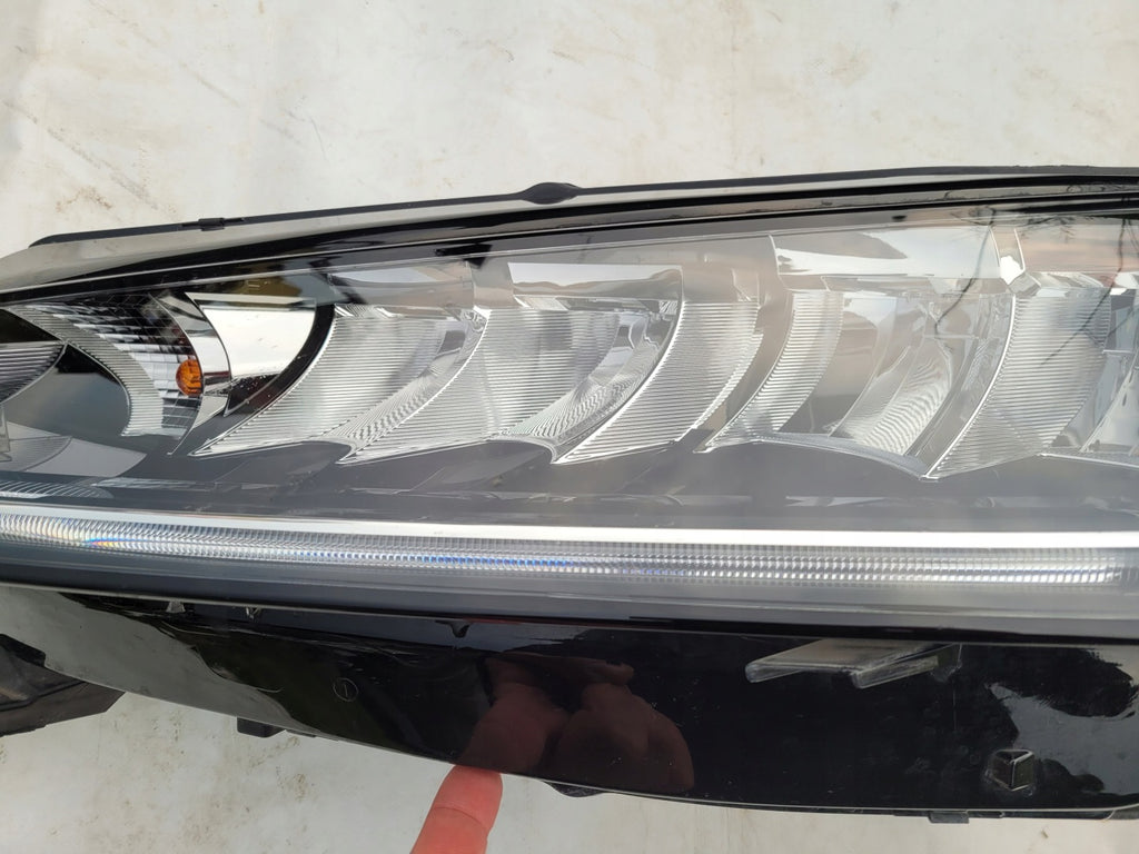 Frontscheinwerfer Skoda Octavia IV 5E4941015 Links Scheinwerfer Headlight SCH3702129373id