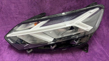 Laden Sie das Bild in den Galerie-Viewer, Frontscheinwerfer Dacia Sandero III Logan Jogger 260101940R LED Links Headlight