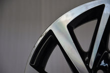 Laden Sie das Bild in den Galerie-Viewer, 1x Alufelge 16 Zoll 6.5&quot; 5x112 46ET 5G0601025DS VW Rim Wheel