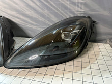 Laden Sie das Bild in den Galerie-Viewer, Frontscheinwerfer Porsche Cayenne 9Y0941032 9Y0941039 LED Ein Satz Headlight SCH6134154992fr