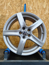 Laden Sie das Bild in den Galerie-Viewer, 4x Alufelge 18 Zoll 7.5" 5x112 39ET Glanz Silber 52176 VW I Rim Wheel FEL1506238839ya