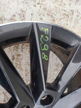 Laden Sie das Bild in den Galerie-Viewer, 1x Alufelge 17 Zoll 7.0&quot; 5x100 46ET Glanz Schwarz 5JJ601025 Skoda Fabia Rapid