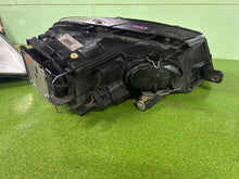 Load image into Gallery viewer, Frontscheinwerfer VW Passat 3C0941751G Xenon Links Scheinwerfer Headlight SCH9307363294jh