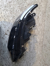 Load image into Gallery viewer, Frontscheinwerfer Mitsubishi Outlander III ECM21-21E20 LED Rechts Headlight SCH1533043497oj