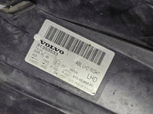Laden Sie das Bild in den Galerie-Viewer, Frontscheinwerfer Volvo V70 S80 31353533 Xenon Rechts Scheinwerfer Headlight SCH8843651709iy