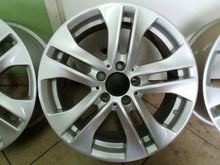 Laden Sie das Bild in den Galerie-Viewer, 1x Alufelge 17 Zoll 7.5&quot; 5x112 47ET A2044017502 Mercedes-Benz Rim Wheel