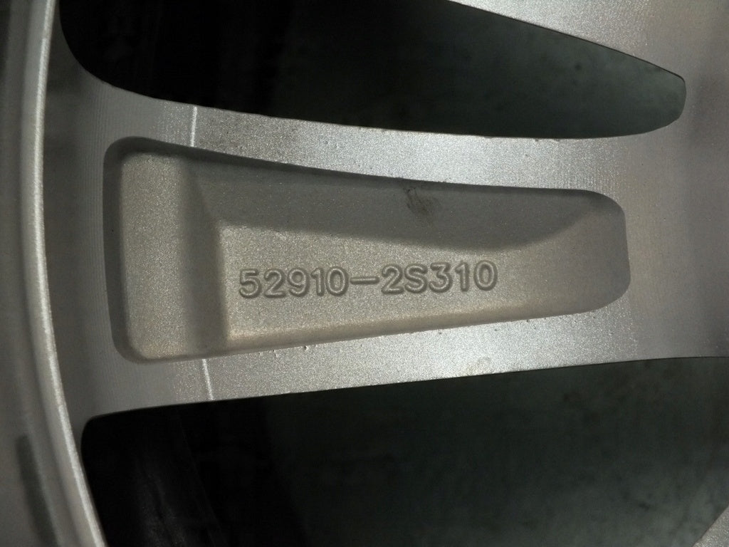 1x Alufelge 18 Zoll 6.5" 5x114.3 48ET Glanz Silber 52910-2S310 Hyundai Tucson