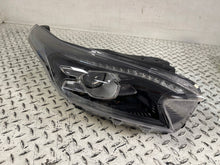 Laden Sie das Bild in den Galerie-Viewer, Frontscheinwerfer Kia Xceed 92102J7300 92102-J7300 Rechts Scheinwerfer Headlight SCH9583977735sd