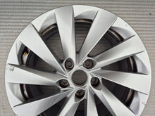 Laden Sie das Bild in den Galerie-Viewer, 1x Alufelge 17 Zoll 7.0" 5x112 46ET Silber 5E3601025 Skoda Octavia Iii Rim Wheel FEL8296319979hl