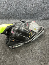 Laden Sie das Bild in den Galerie-Viewer, Frontscheinwerfer Audi A4 B7 8E0941003BM Xenon Links Scheinwerfer Headlight SCH5968870016ga
