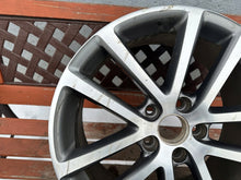 Laden Sie das Bild in den Galerie-Viewer, 1x Alufelge 18 Zoll 7.5" 5x112 51ET Glanz Graphit 1K0601025AG Mg Golf V FEL7041756002jq